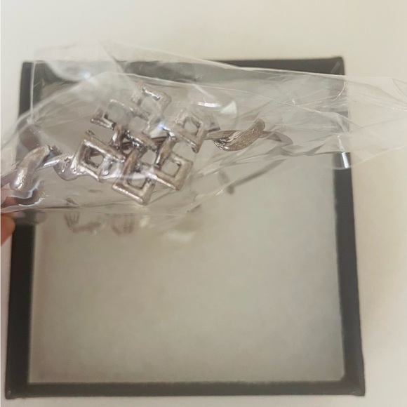 NEW IN BOX Alex and Ani Silver Tone Energy Bracelet - Picture 2 of 5